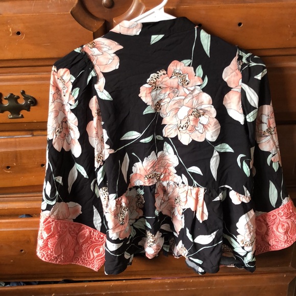 XS Jaase Kimono style Jacket - Picture 3 of 3